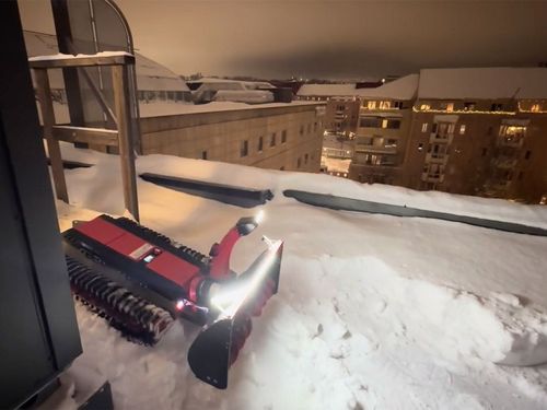 Kampen mot snøen - Første arbeidsdag for vår snøfreser-robot